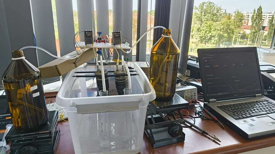 Photograph of the MFC research setup